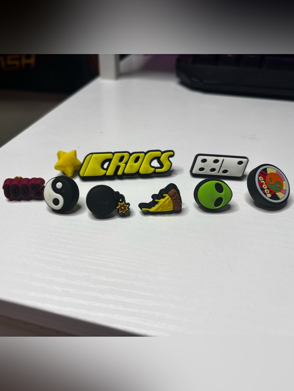 CROCS set of 9 pins